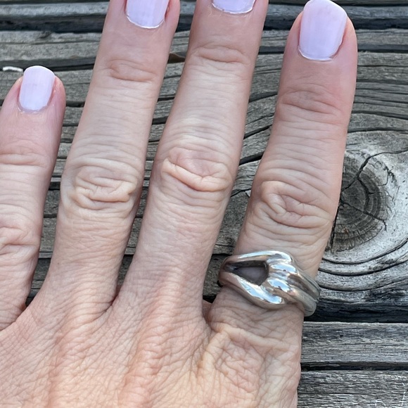 Sterling Silver Ring - Picture 4 of 5